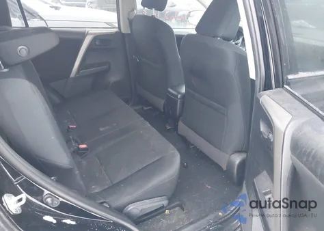 2018 Toyota Rav4 Le z USA, uszkodzony, nr VIN 2T3BFREV5JW830907